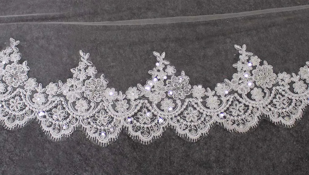 Short Lace Wedding Veil with Comb Bling Sequins Lace One Layer Bridal Veil White Ivory Veil for Bride Welon