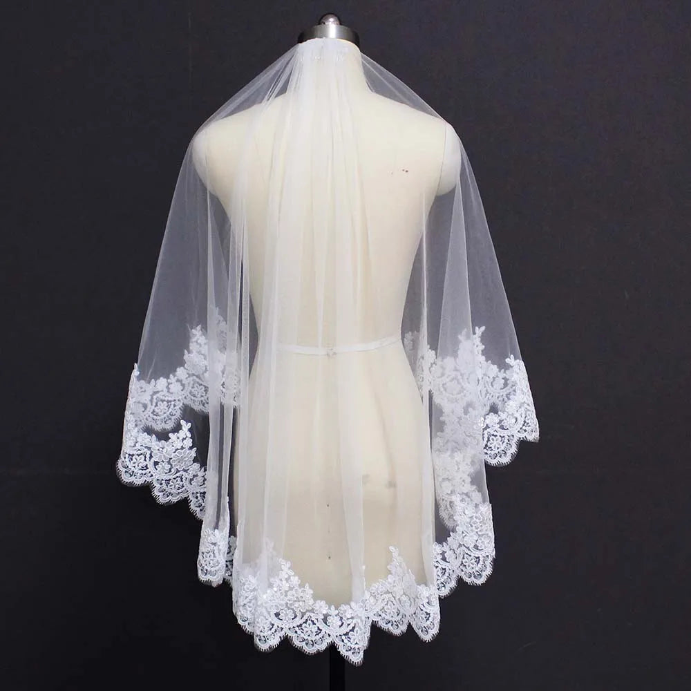 Short Lace Wedding Veil with Comb Bling Sequins Lace One Layer Bridal Veil White Ivory Veil for Bride Welon
