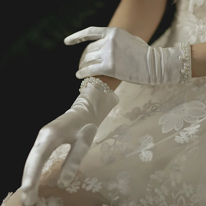 New Arrival Ivory Bridal gloves Cheap Wedding accessories Gant mariage femme Novia Bride Wedding gloves Beaded Pearls