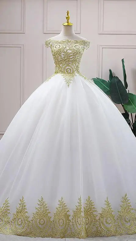 Quinceanera Dress 2024 New Luxury Boat Neck Party Prom Ball Gown Vintage Lace Vestidos Robe Vestidos Custom Made Customized