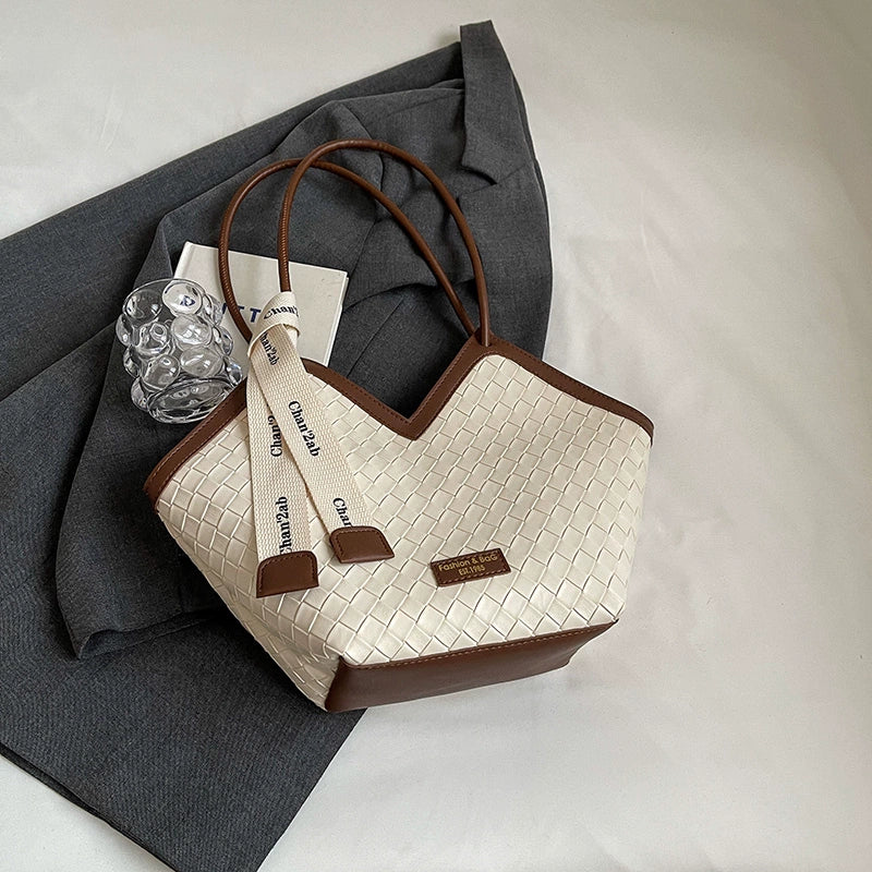 Fancy Western Style Large Capacity Bag Female 2024 New Arrival Autumn Springtide Flow Woven Shoulder Bag Commuter Tote