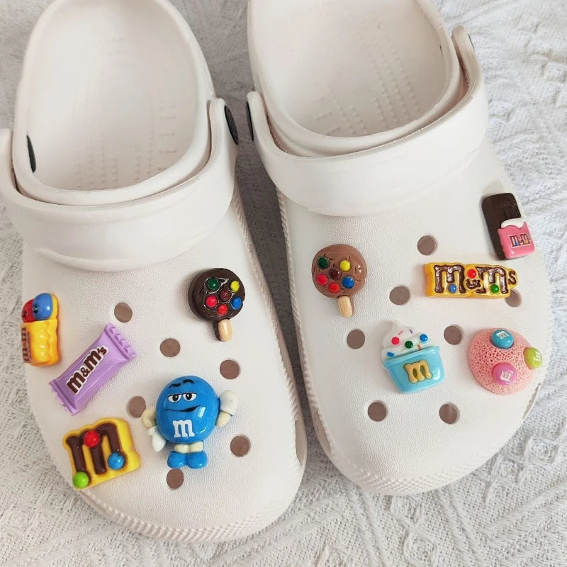 Whole Set Hot Sale DIY Hole Shoes Charms for Cute Cartoon Handmade Charms Designer Quality Garden Shoe Decoration Girl Gift
