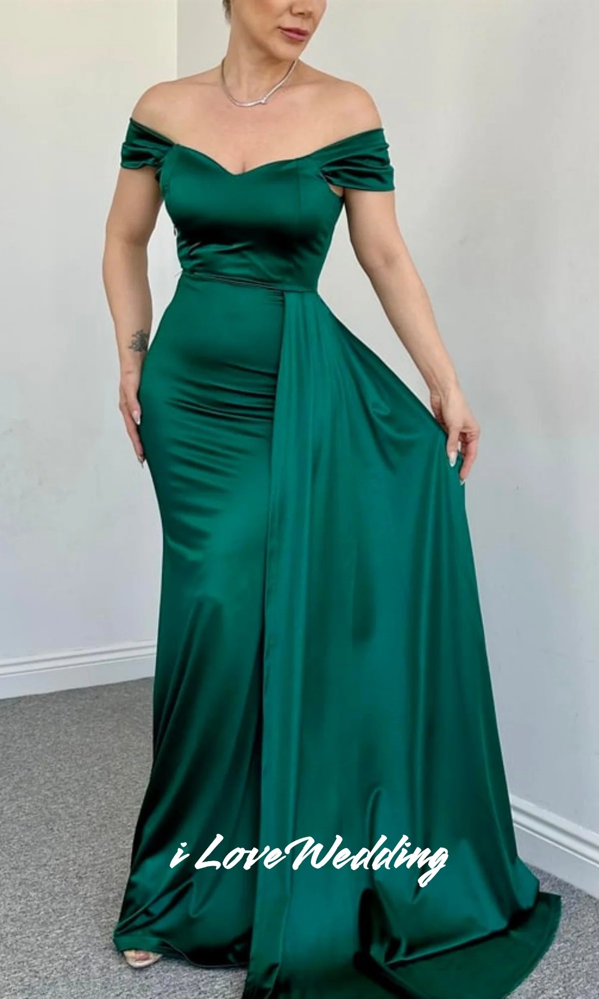 Emerald Green V-Neck Bridesmaid Dresses off the Shoulder Satin Mermaid Side Long Ribbon Trailing Skirt Slim Fit 2025 Customized