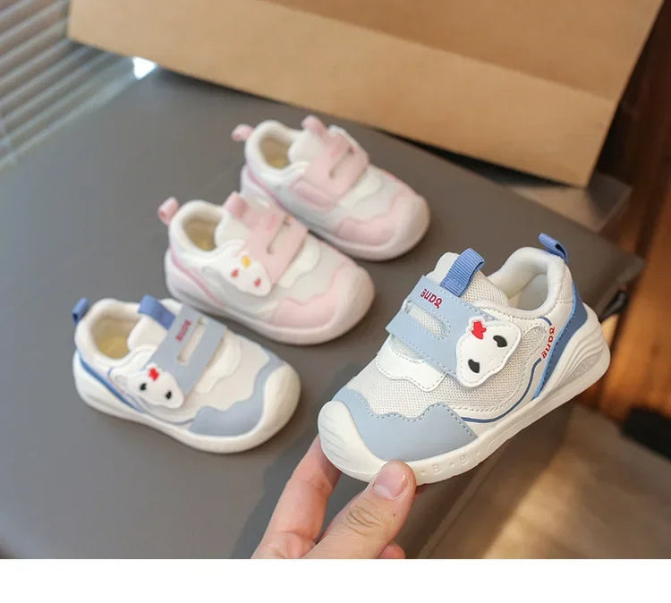 Baby walking shoes 2025 winter and winter new fashionable sports shoes trend soft sole comfortable Velcro cute and versatile