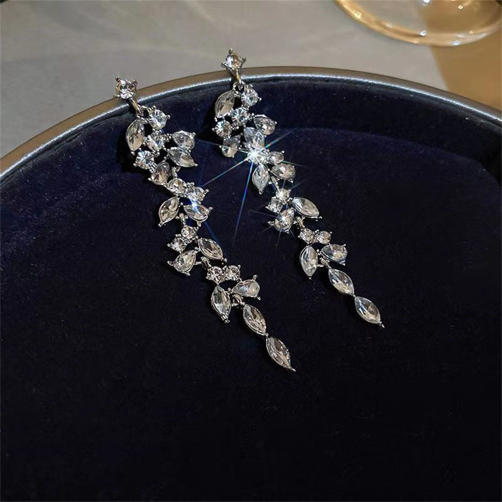 2023 New Sliver Maple Leaf Zircon Tassel Long Earrings For Women Shiny Crystal Wedding Statement Drop Earring Party Jewelry Gift