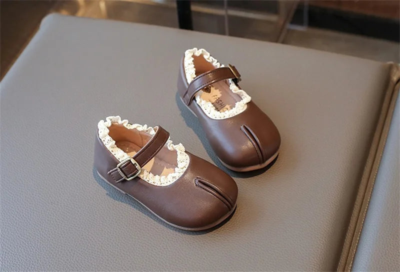 2025 New Children's Flats Simple Lolita Girls Princess Leather Shoes Walking Versatile Sweet Pleated Kids Causal Fashion Shoes
