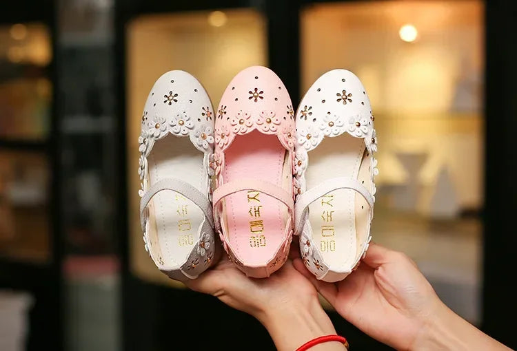 Kids Toddler Girls White Shoes for Wedding Party Fashion Princess Soft Bottom Leather Shoes Children Big Girls Flower Flats