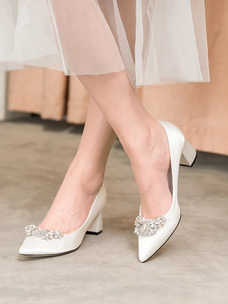White Wedding Shoes Thick Heel Bridal Shoes Rhinestone Pointed Toe Mid-heel Large Size 41-43 Dress Shoes for Wedding Women Pumps
