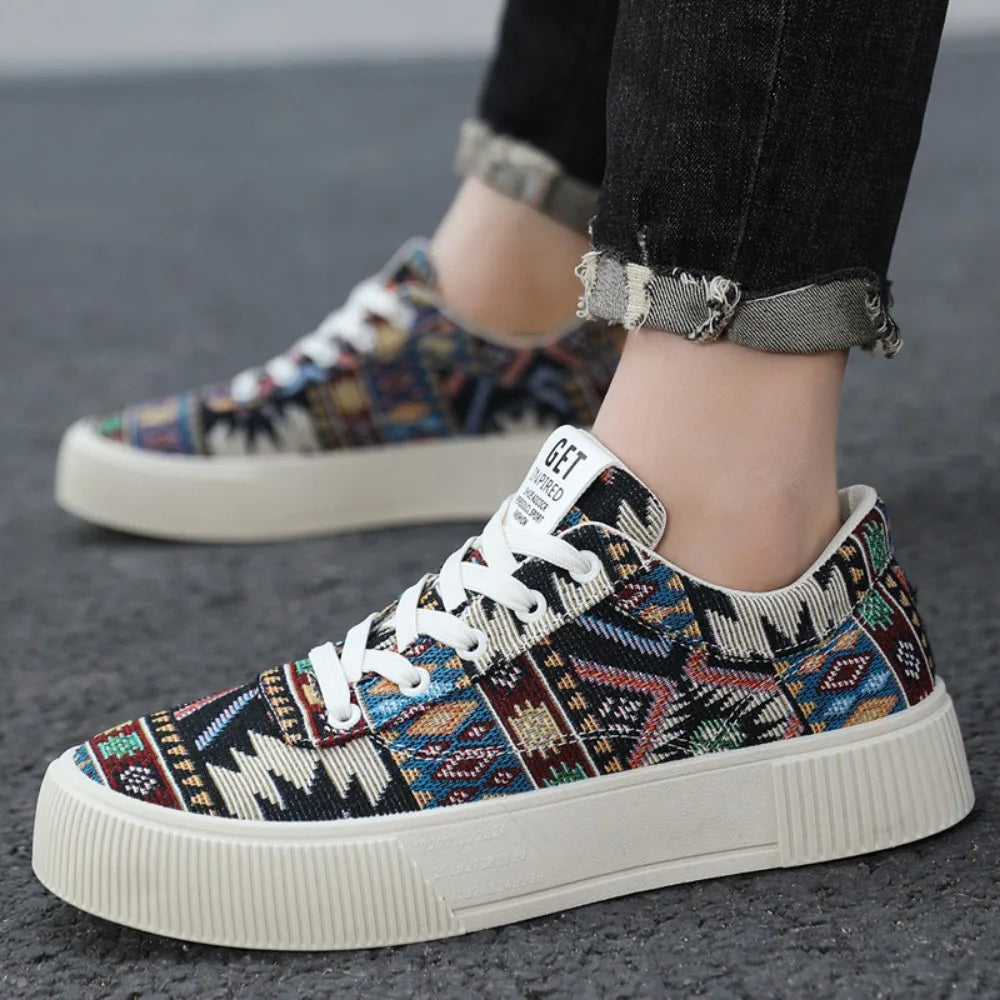 Sneakers Men 2025 New Spring and Autumn Ethnic Men's Shoe Low Top Retro Jacquard Flat Bottomed Board Shoes Oversized Mens Shoes