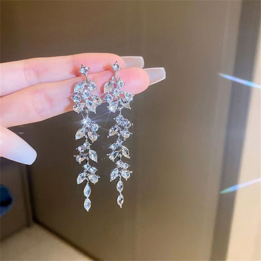 2023 New Sliver Maple Leaf Zircon Tassel Long Earrings For Women Shiny Crystal Wedding Statement Drop Earring Party Jewelry Gift