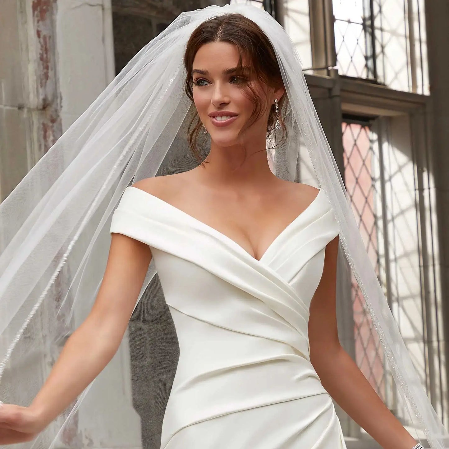 Luxury Cathedral Long Wedding Veil Crystal Organza Beaded Bridal Veil with Rhinestone Edge 1 Tier Soft Wedding Accessories G134