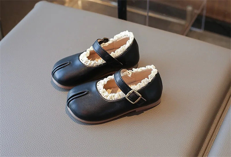 2025 New Children's Flats Simple Lolita Girls Princess Leather Shoes Walking Versatile Sweet Pleated Kids Causal Fashion Shoes