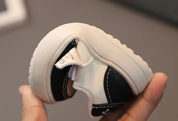 New Baby Shoes Spring Autumn Soft Soled Toddler Shoes Boys Sports Shoes Boys New White Shoes For Girls Breathable Non-slip
