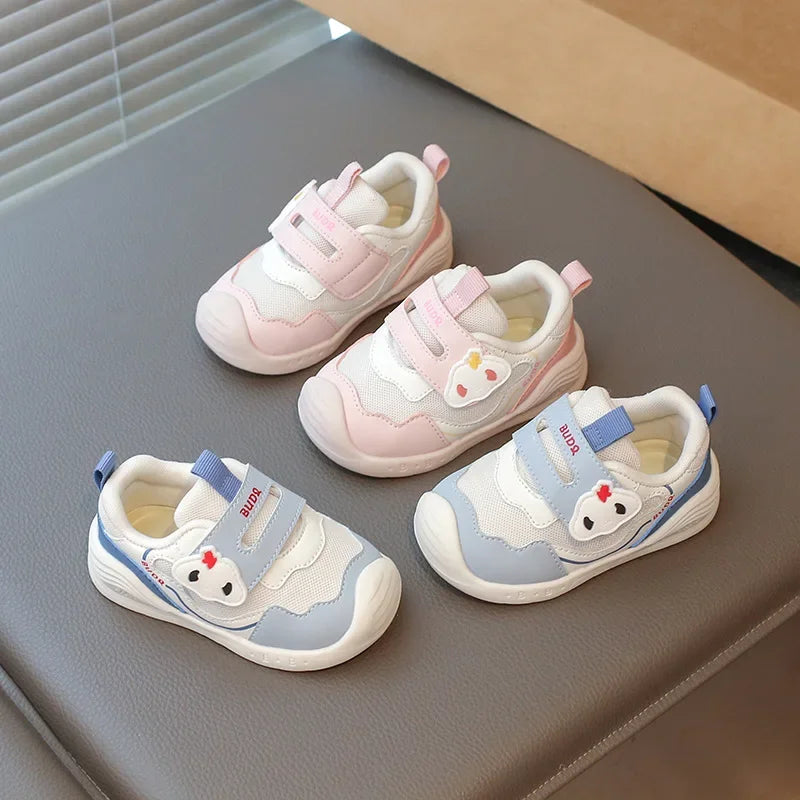 Baby walking shoes 2025 winter and winter new fashionable sports shoes trend soft sole comfortable Velcro cute and versatile