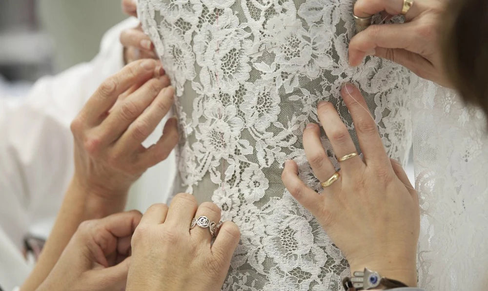 Sexy Luxury Wedding Dresses Lace Appliques Backless Slender Sweep Train Bride Gowns New Mermaid 2025 Tailored Women Customized