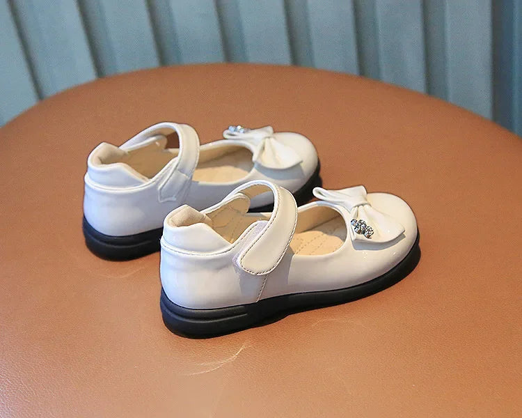 Glossy Kids Leather Shoes Simple Shallow Performance Shoes Black Bow with Crystal Flower Child Moccasin Shoes for Girls Casual