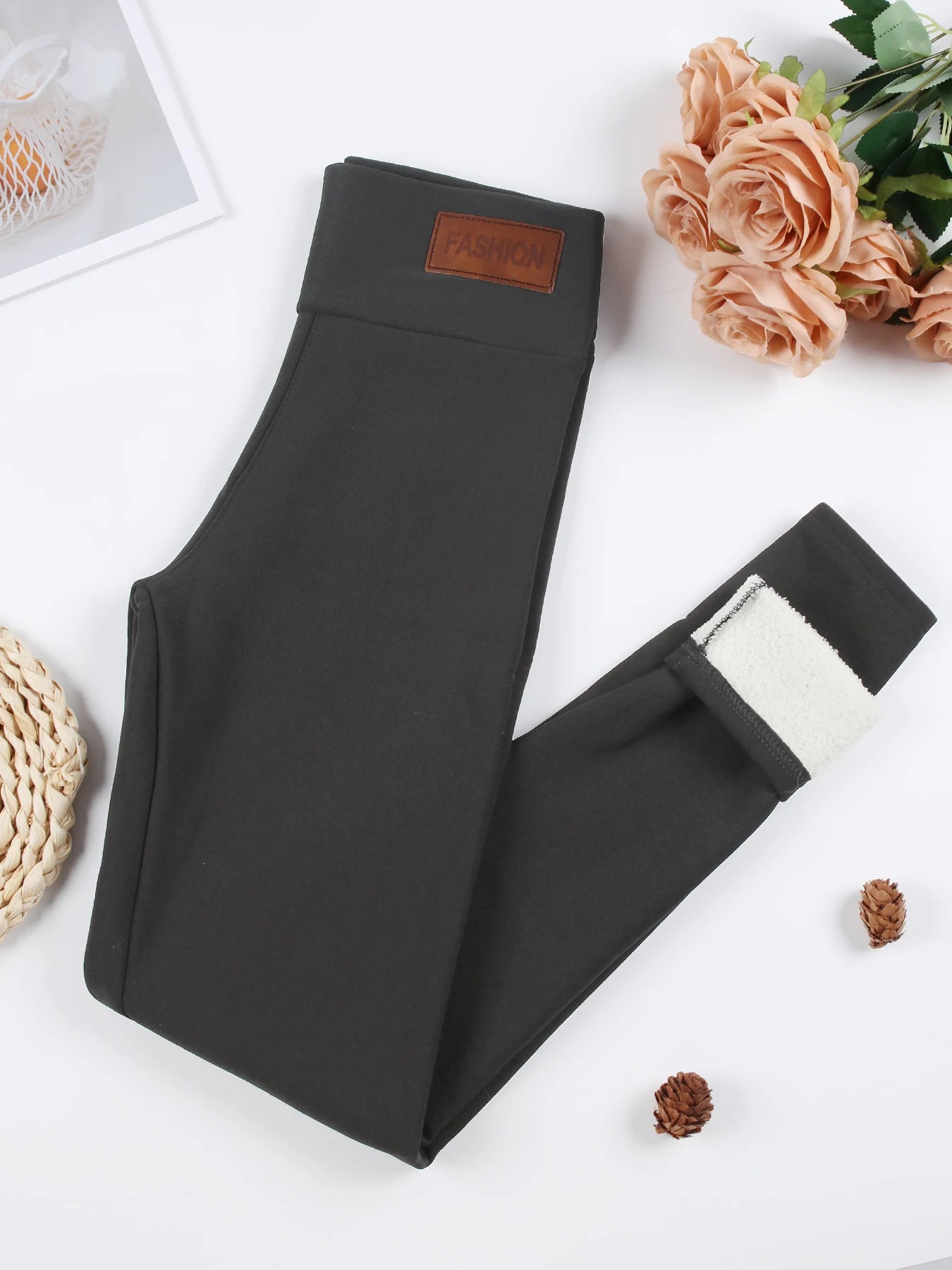 Winter Women Leather Leggings Fleece Lined Velvet Keep Warm Pants High Waist Leggings Women Solid Comfortable Stretchy Thermal