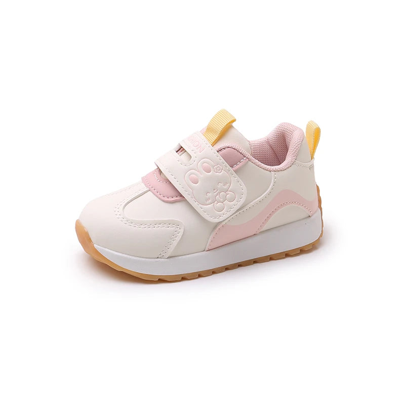 Baby walking shoes with leather surface for autumn and winter, new baby soft soled breathable sports shoes for boys and girls