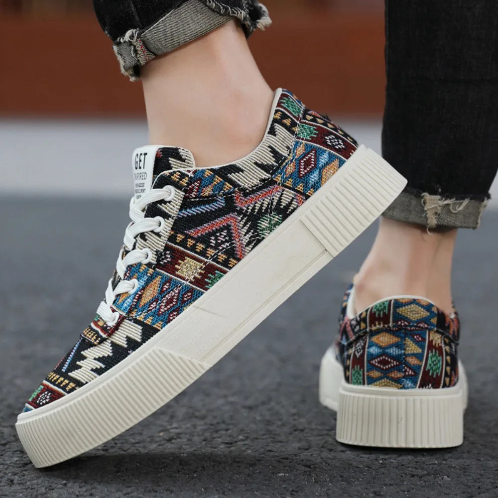 Sneakers Men 2025 New Spring and Autumn Ethnic Men's Shoe Low Top Retro Jacquard Flat Bottomed Board Shoes Oversized Mens Shoes