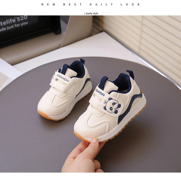 Baby walking shoes with leather surface for autumn and winter, new baby soft soled breathable sports shoes for boys and girls