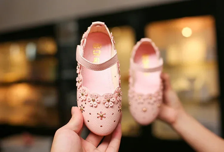 Kids Toddler Girls White Shoes for Wedding Party Fashion Princess Soft Bottom Leather Shoes Children Big Girls Flower Flats