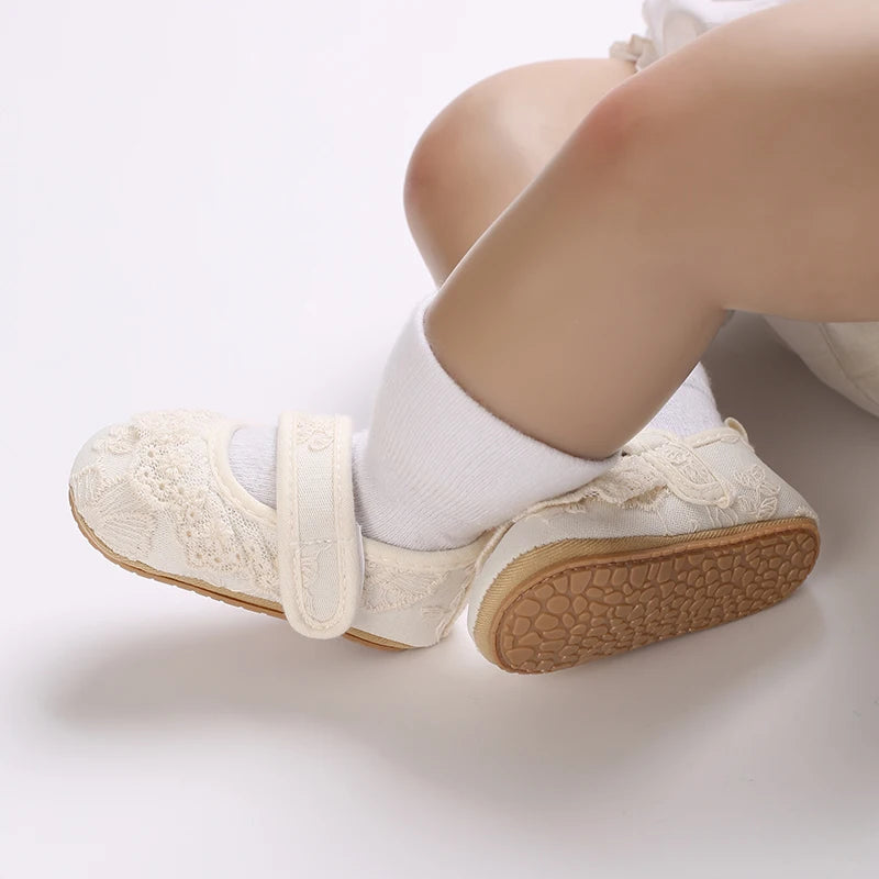 Cute White Lace Baby Girl Princess shoes Baby Moccasins Moccs Shoes Bow Fringe Rubber Soled Non-slip Footwear Crib Shoes