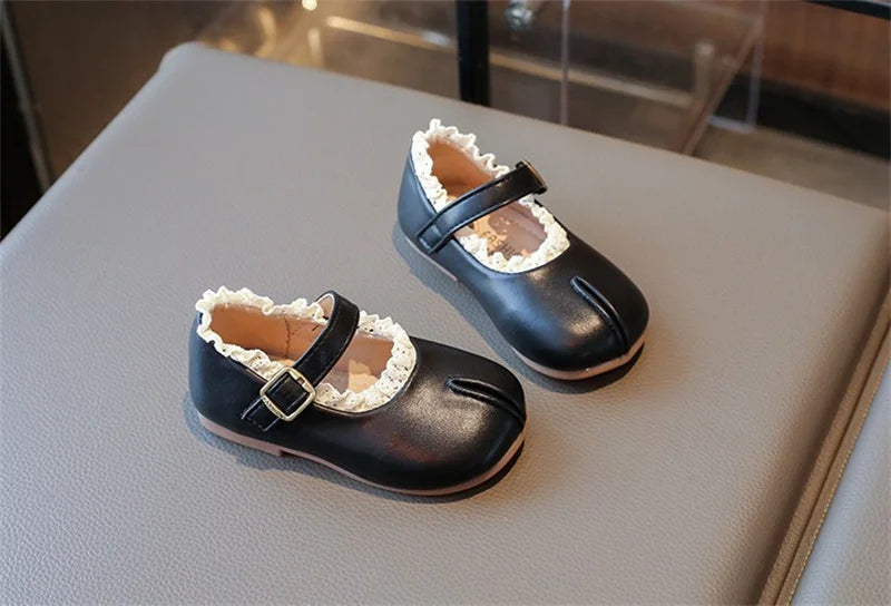 2025 New Children's Flats Simple Lolita Girls Princess Leather Shoes Walking Versatile Sweet Pleated Kids Causal Fashion Shoes