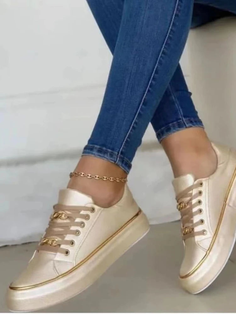 Women Comfortable Lace-up Vulcanized Shoes Low-top Round Toe Casual Shoes Thick Bottom Chain Shoes Lace-up Walking Shoe 2024
