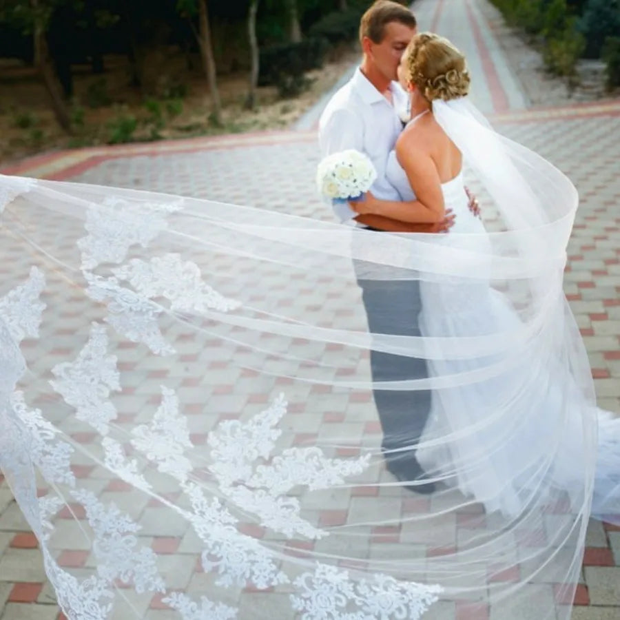 Single Layer Wedding Bridal Veil Embroidery Lace Edge Bride Supplies 3m with Comb