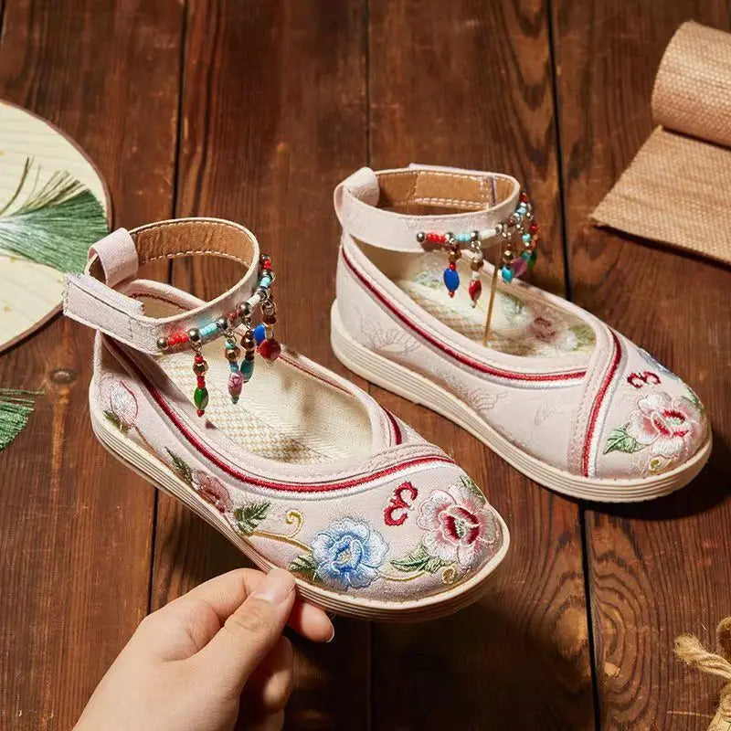 New Children's Ethnic Style Embroidered Canvas Shoes Non Slip Rubber Sole Linen Insole Breathable Hook Hanfu Shoes For Girls