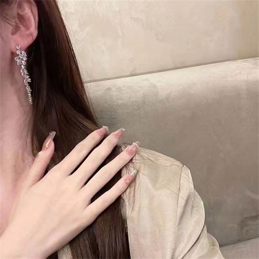 2023 New Sliver Maple Leaf Zircon Tassel Long Earrings For Women Shiny Crystal Wedding Statement Drop Earring Party Jewelry Gift