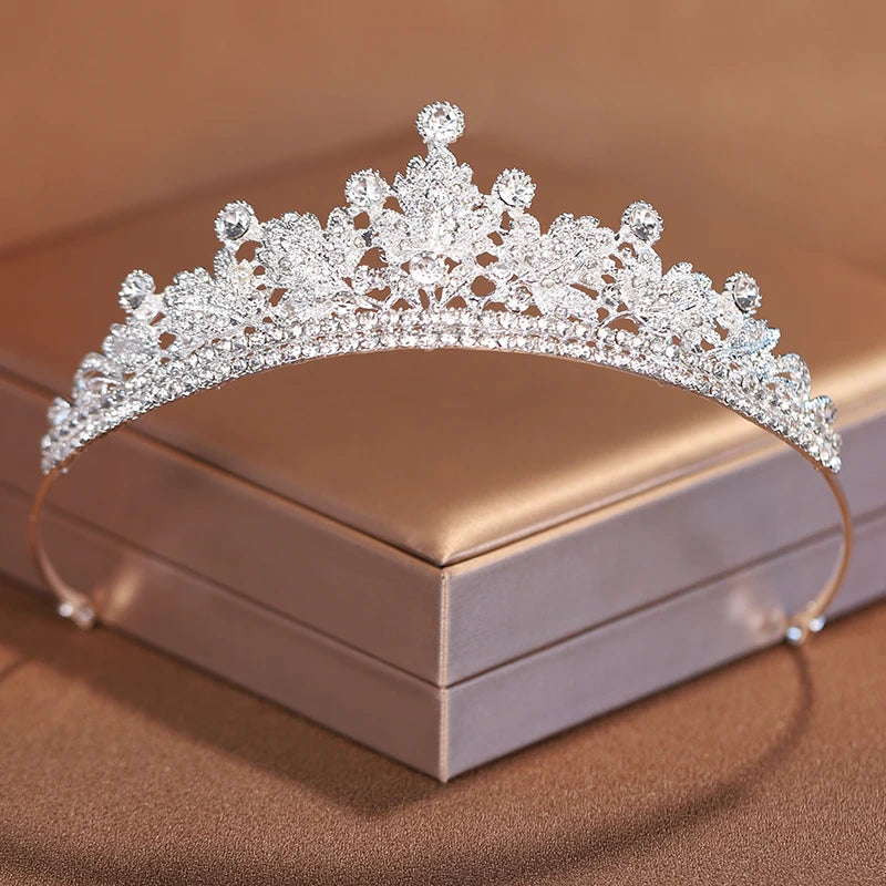 Itacazzo bridal headwear crown, classic Tiras suitable for women's weddings and birthday parties