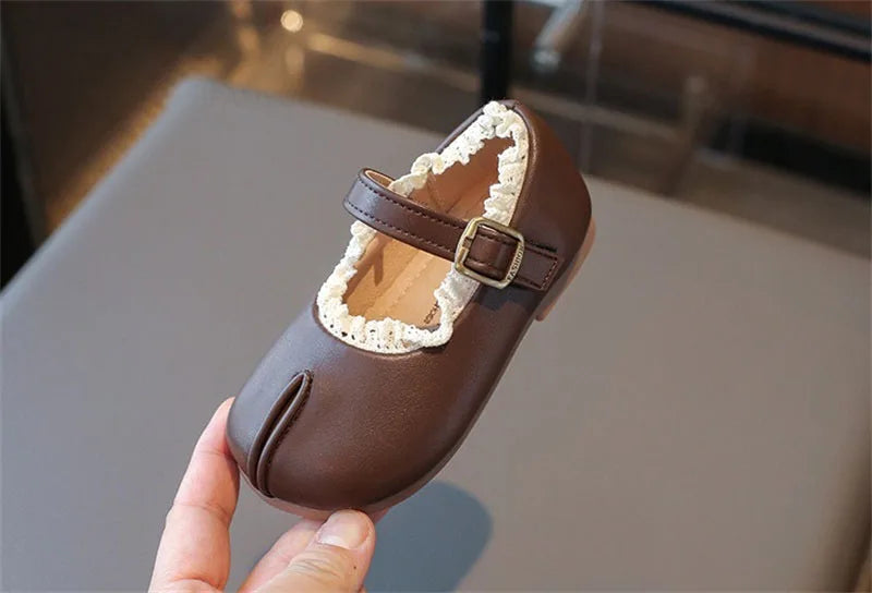 2025 New Children's Flats Simple Lolita Girls Princess Leather Shoes Walking Versatile Sweet Pleated Kids Causal Fashion Shoes