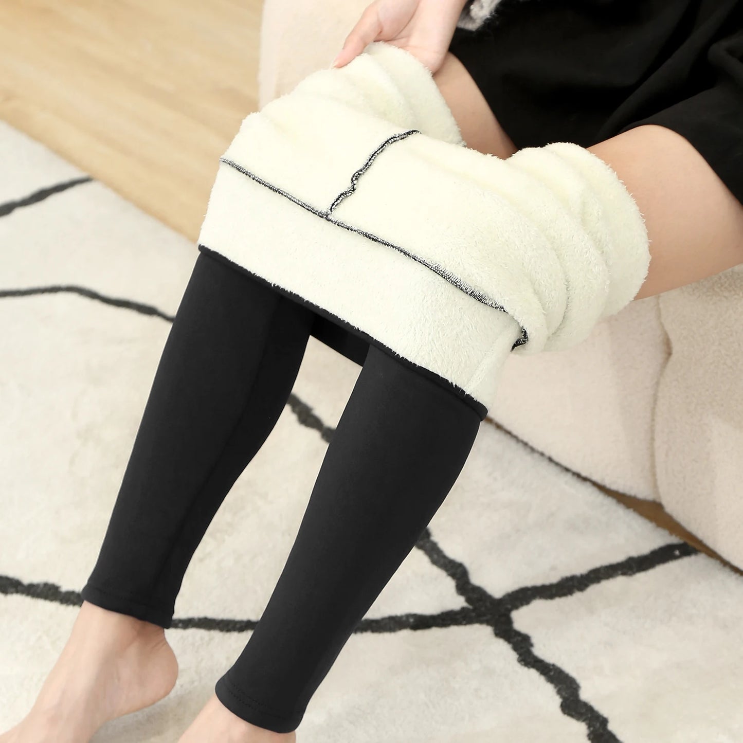 Winter Women Leather Leggings Fleece Lined Velvet Keep Warm Pants High Waist Leggings Women Solid Comfortable Stretchy Thermal