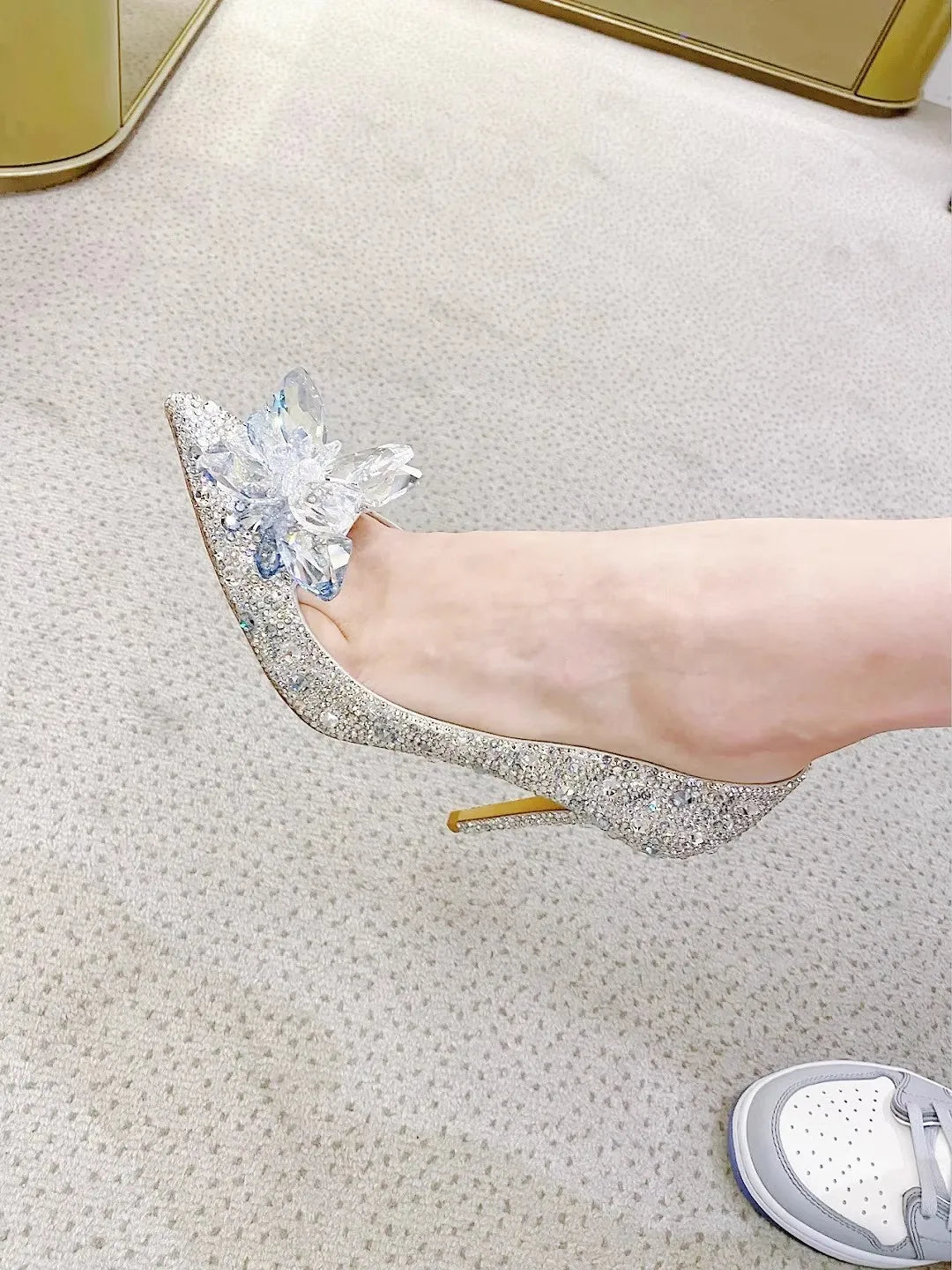 Spring and Autumn 2025 New crystal shoes, thin heels, bridal wedding shoes, pointed bridesmaid high heels women shoes pumps