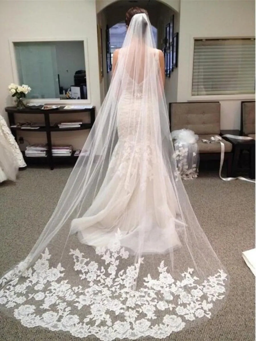 Single Layer Wedding Bridal Veil Embroidery Lace Edge Bride Supplies 3m with Comb