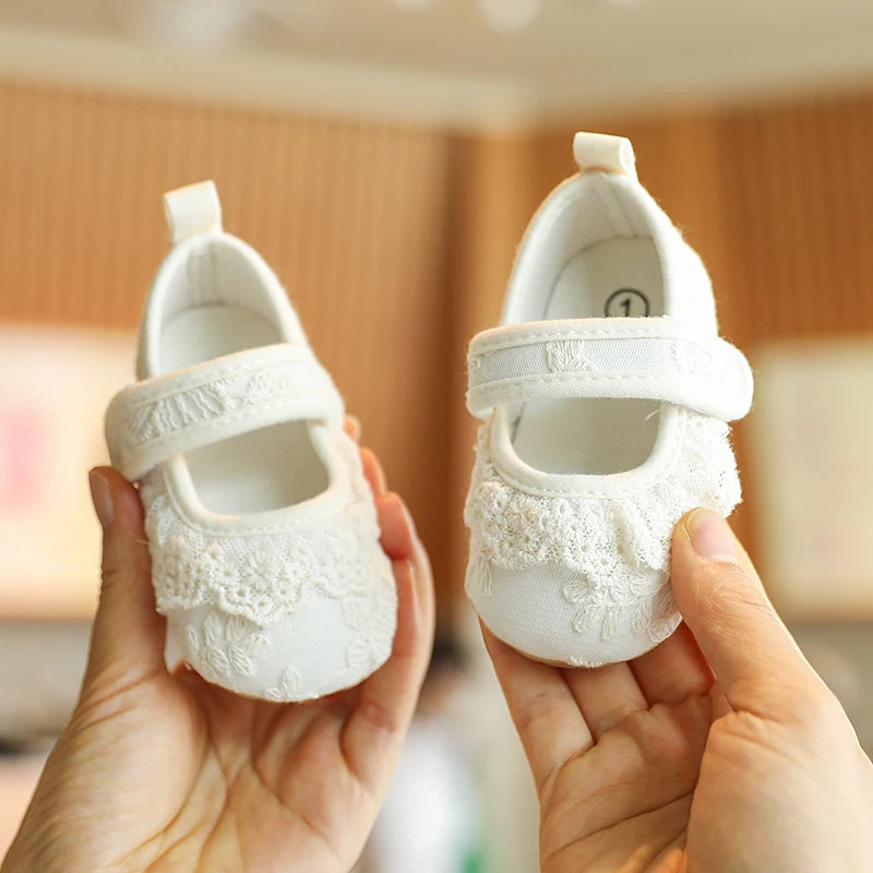 Cute White Lace Baby Girl Princess shoes Baby Moccasins Moccs Shoes Bow Fringe Rubber Soled Non-slip Footwear Crib Shoes