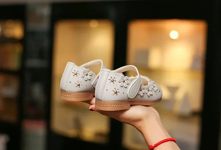 Kids Toddler Girls White Shoes for Wedding Party Fashion Princess Soft Bottom Leather Shoes Children Big Girls Flower Flats