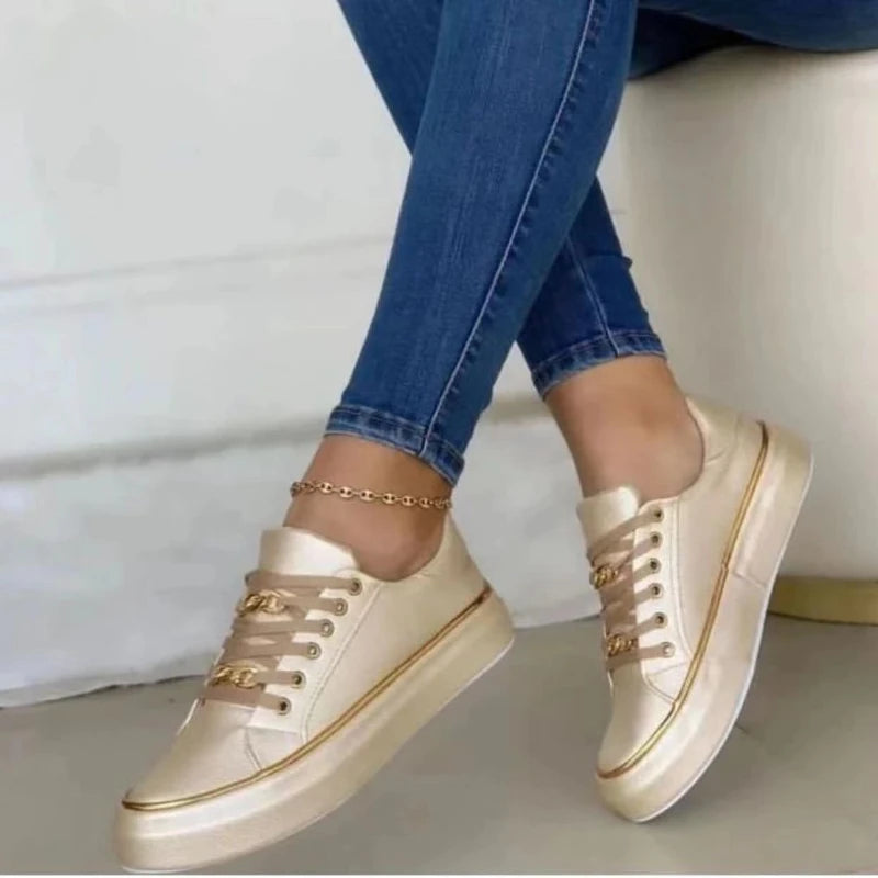 Women Comfortable Lace-up Vulcanized Shoes Low-top Round Toe Casual Shoes Thick Bottom Chain Shoes Lace-up Walking Shoe 2024