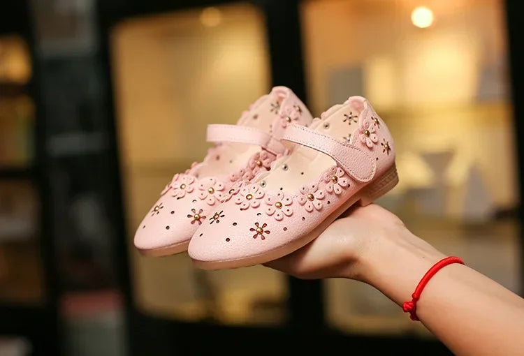 Kids Toddler Girls White Shoes for Wedding Party Fashion Princess Soft Bottom Leather Shoes Children Big Girls Flower Flats