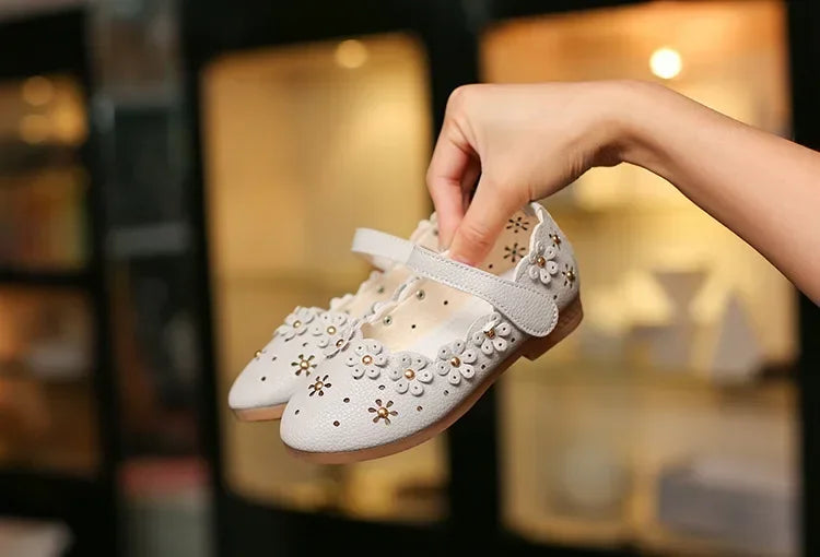 Kids Toddler Girls White Shoes for Wedding Party Fashion Princess Soft Bottom Leather Shoes Children Big Girls Flower Flats