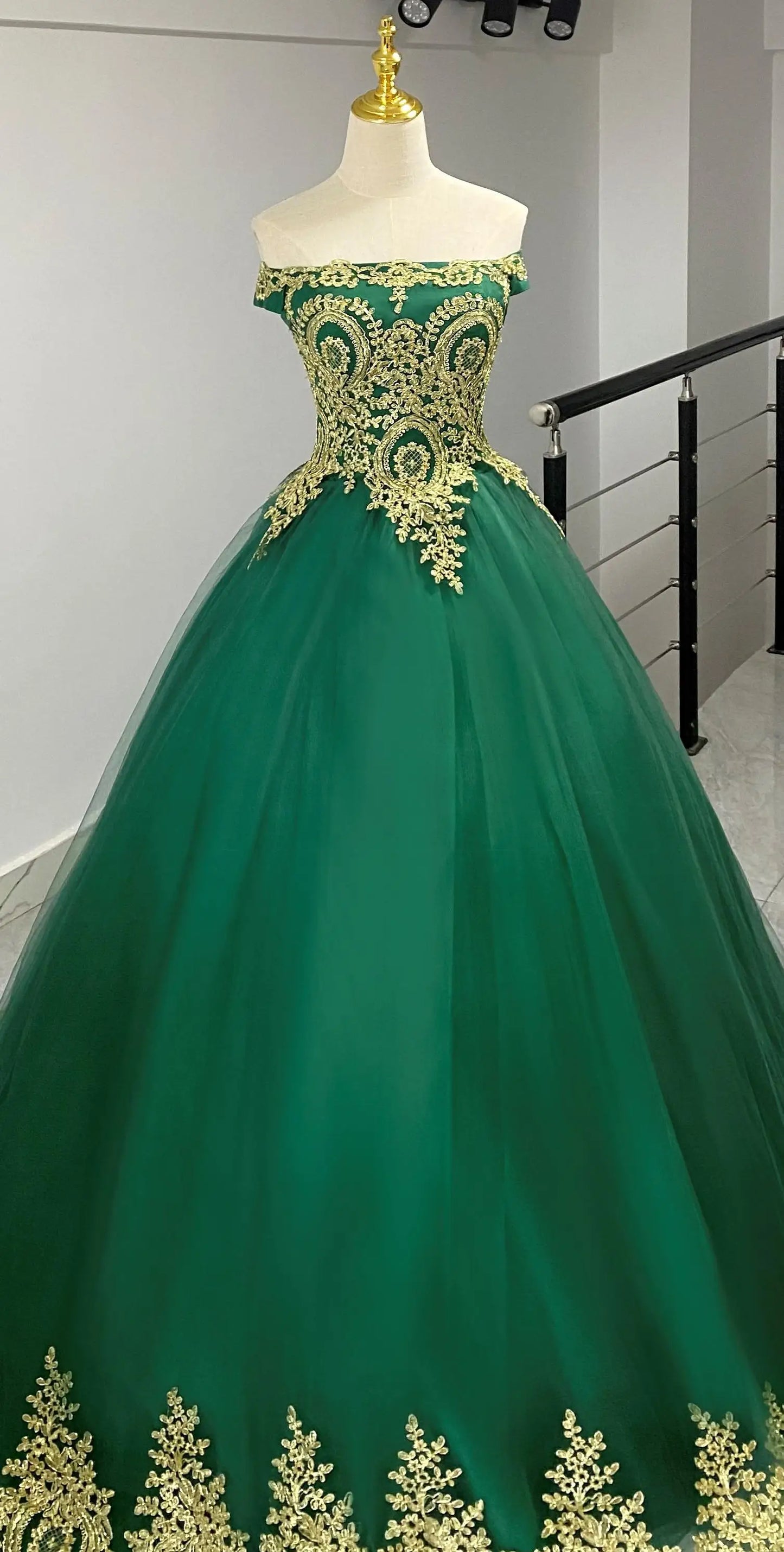 Quinceanera Dress 2024 New Luxury Boat Neck Party Prom Ball Gown Vintage Lace Vestidos Robe Vestidos Custom Made Customized