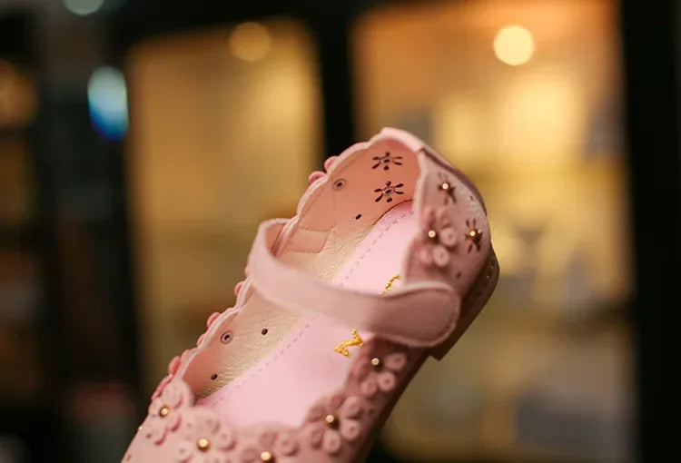 Kids Toddler Girls White Shoes for Wedding Party Fashion Princess Soft Bottom Leather Shoes Children Big Girls Flower Flats