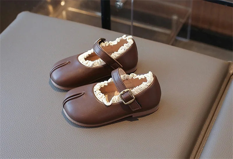 2025 New Children's Flats Simple Lolita Girls Princess Leather Shoes Walking Versatile Sweet Pleated Kids Causal Fashion Shoes