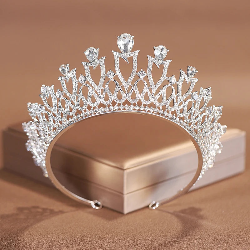 Itacazzo bridal headwear crown, classic Tiras suitable for women's weddings and birthday parties