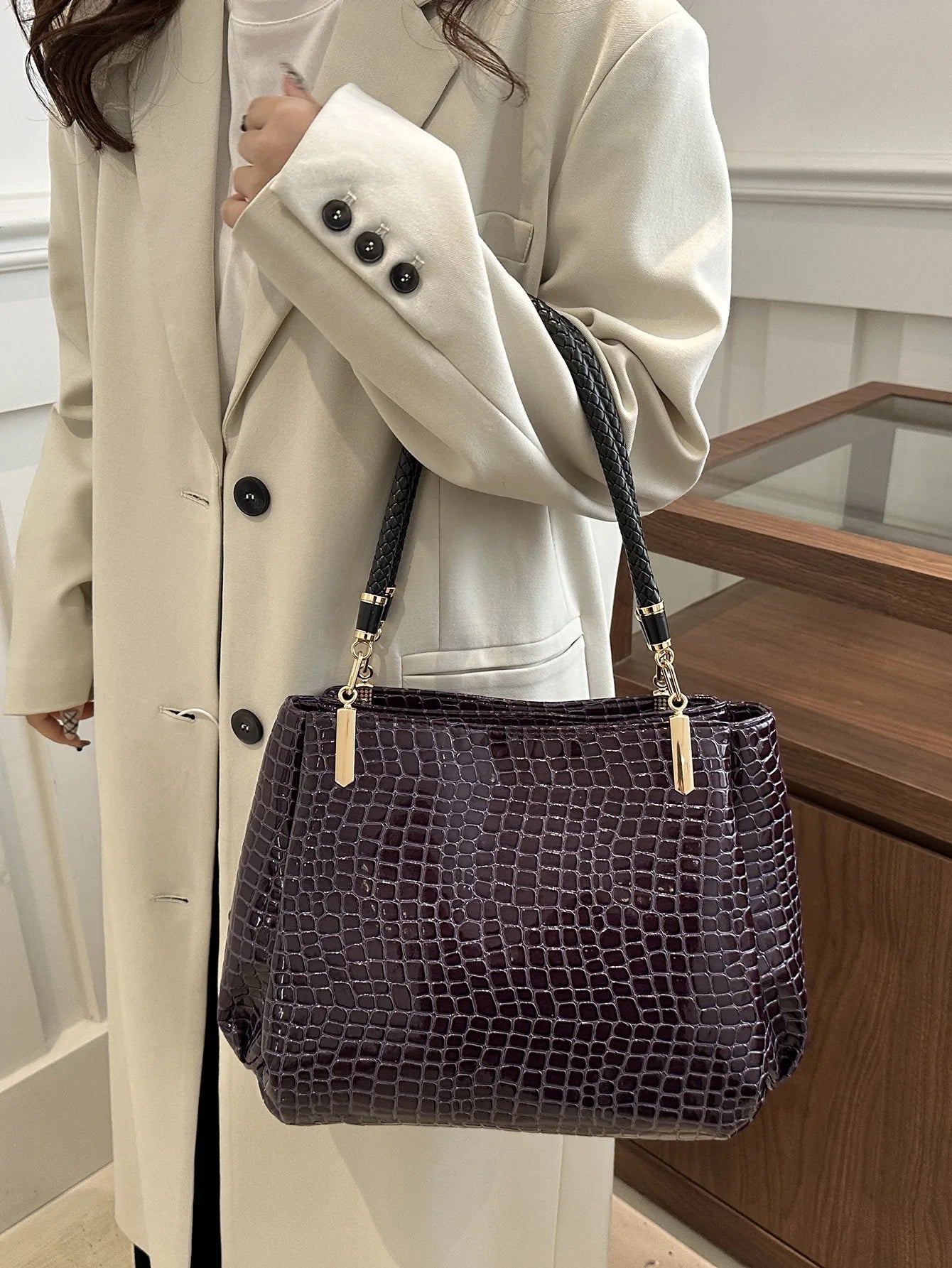 Classic Stone Texture Top-Handle Bag with Crocodile Print Elegant Shoulder Bag for Sophisticated Women in Europe and America