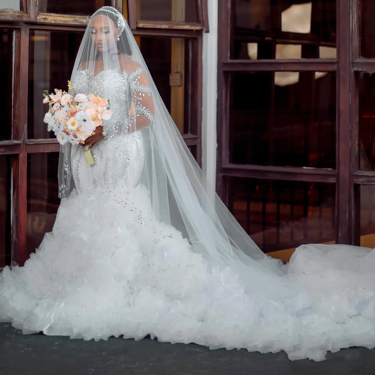 Customized Spark Crystals Rhinestones Garden Mermaid Wedding Dress African Long Sleeves Multi-Layered Ruffles Bridal Gowns