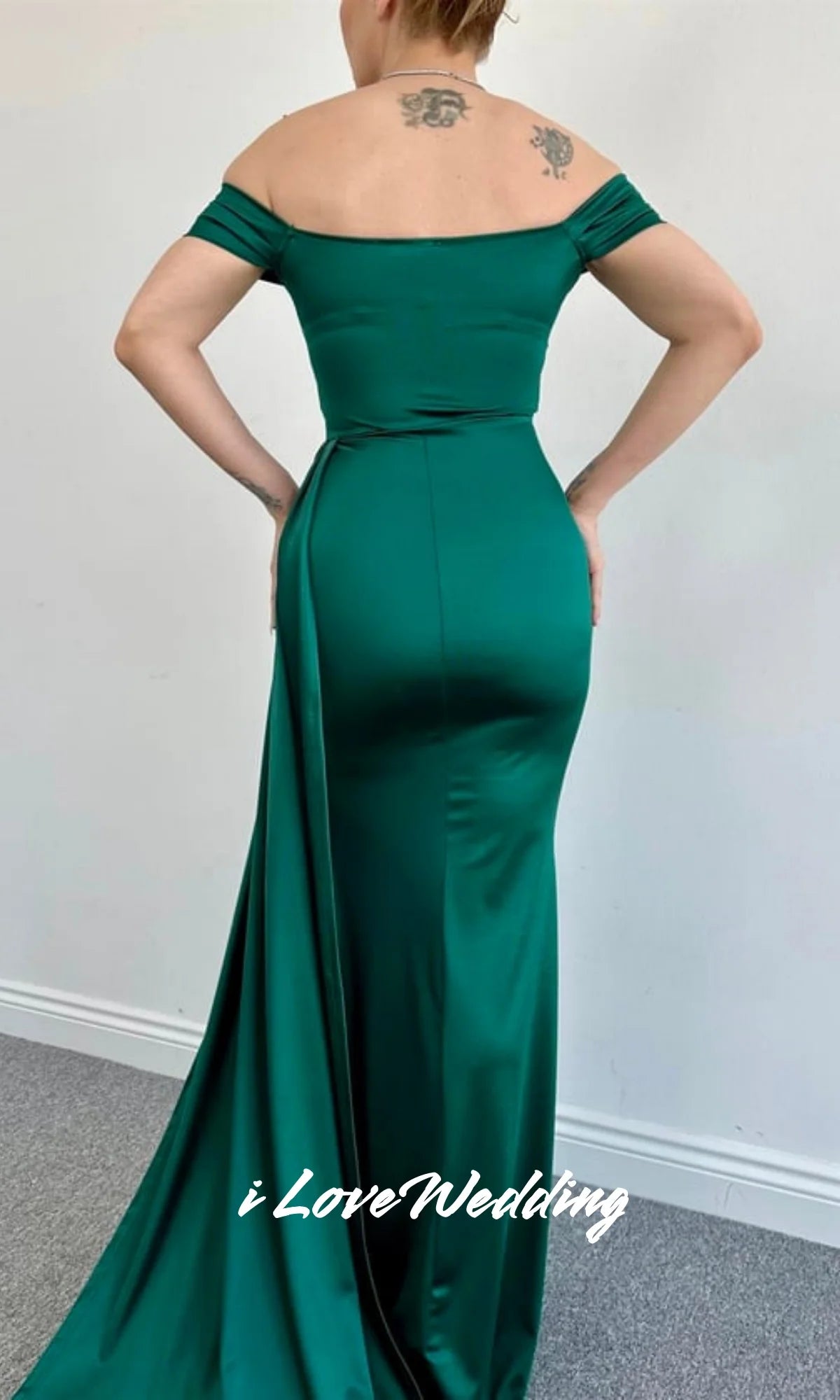 Emerald Green V-Neck Bridesmaid Dresses off the Shoulder Satin Mermaid Side Long Ribbon Trailing Skirt Slim Fit 2025 Customized