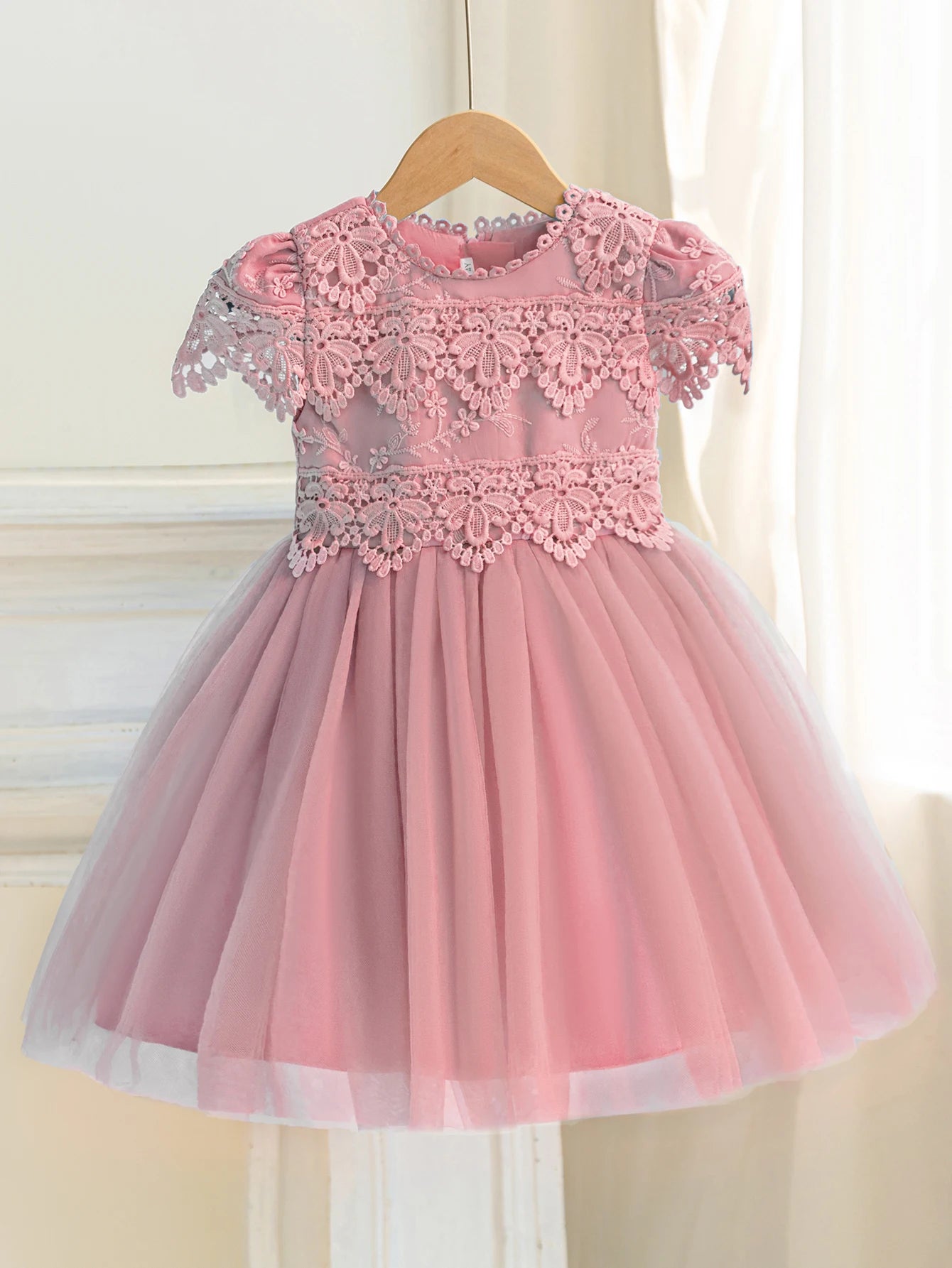 Girl Wedding Dress Pink Princess Costume Lace and Gauze Design Suitable for Girl Wedding Birthday Party Dress