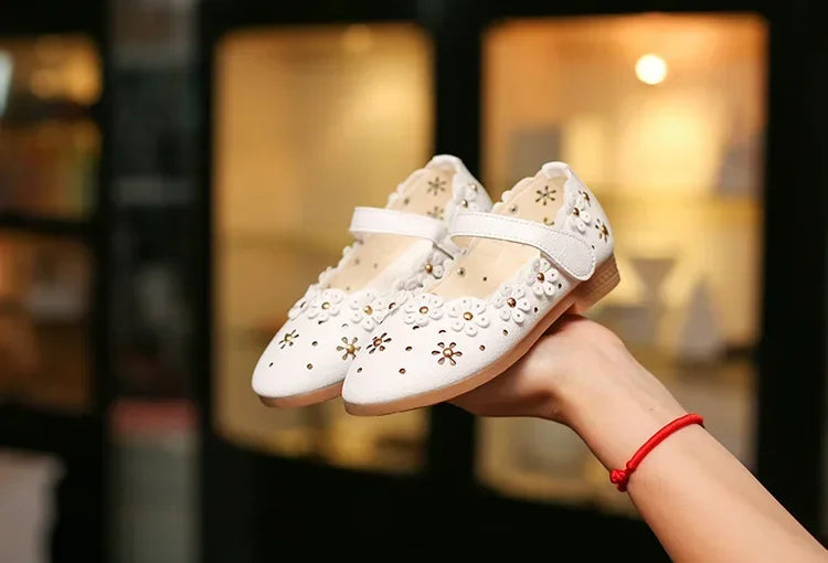 Kids Toddler Girls White Shoes for Wedding Party Fashion Princess Soft Bottom Leather Shoes Children Big Girls Flower Flats